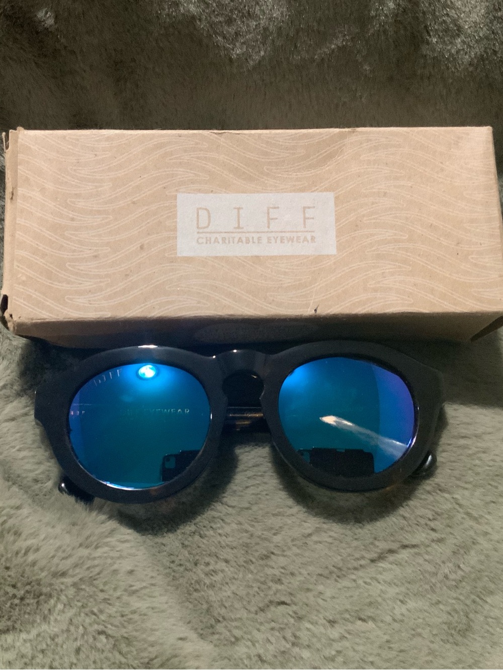 DIFF Sunglasses Tortoise Frame Sunglasses with Reflective Blue Mirror Lenses